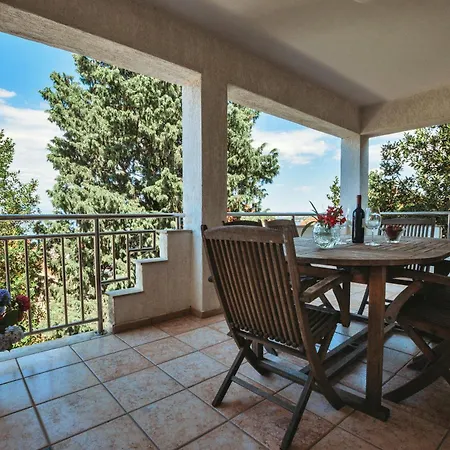 Ana Apartment *