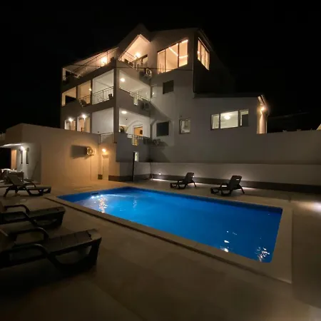 Apartment Ana *