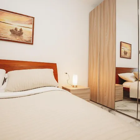 Ana Apartment *